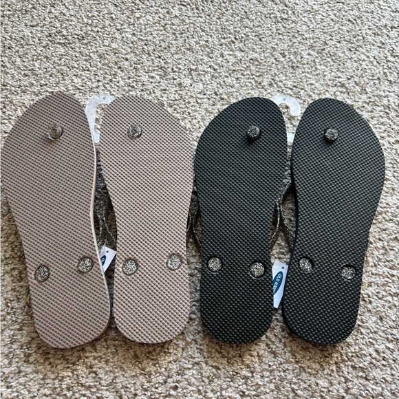 Old Navy Sparkle Flip Flops | Size 9 - Picture 3 of 3